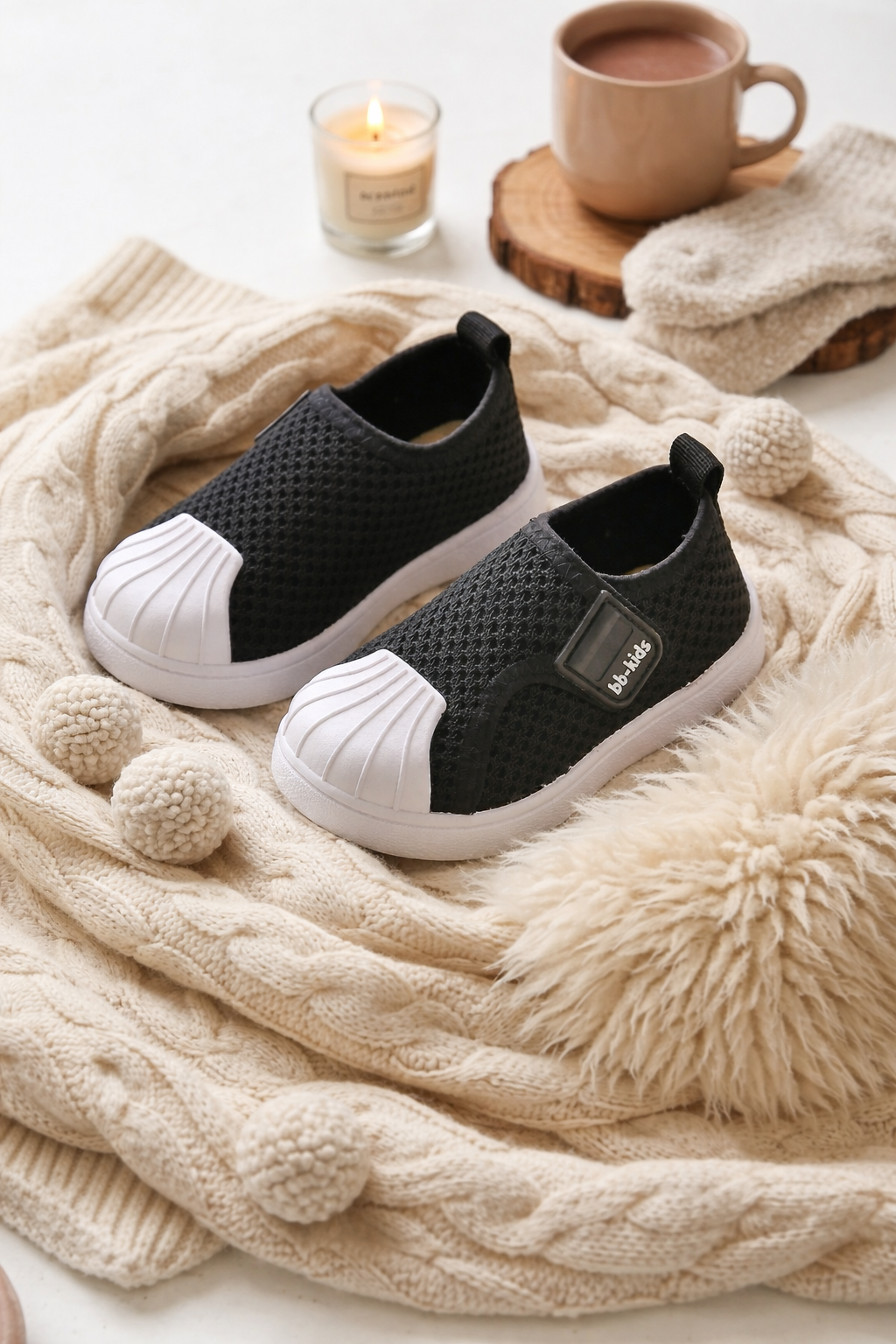 Chaussons garçon noirs – antidérapants, chauds et confortables