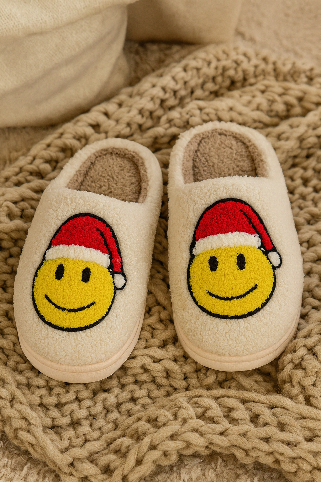 Chaussons homme blancs fourrés – doux, chauds et confortables