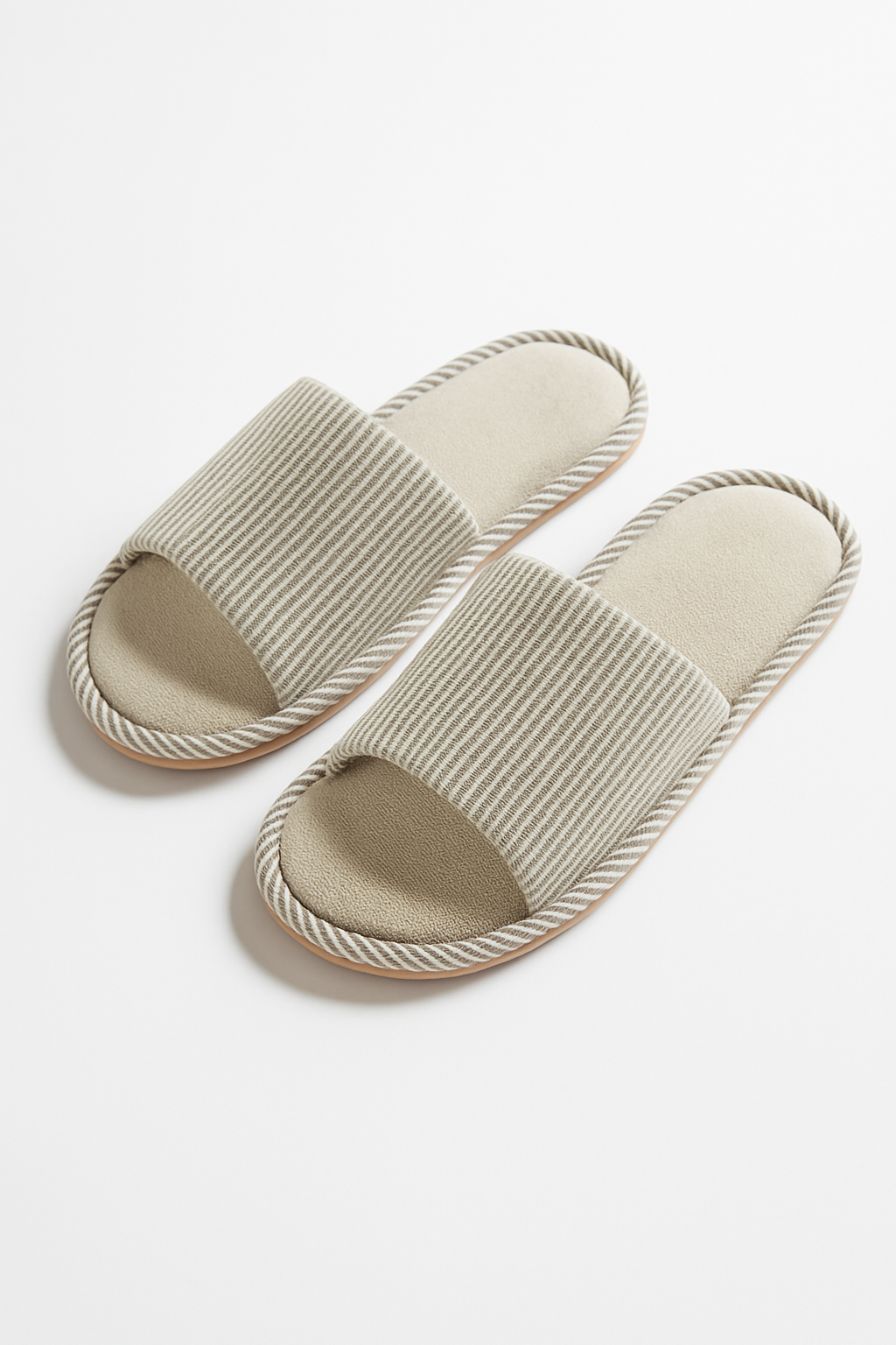 Chaussons homme blancs rayures fines grises – doux et confortables